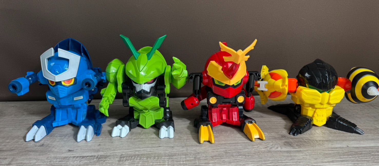 ムシ忍 ムシニン カラクリメカ４体セット カブトブショー クワガブジン カマキリマル ハチヤシャ