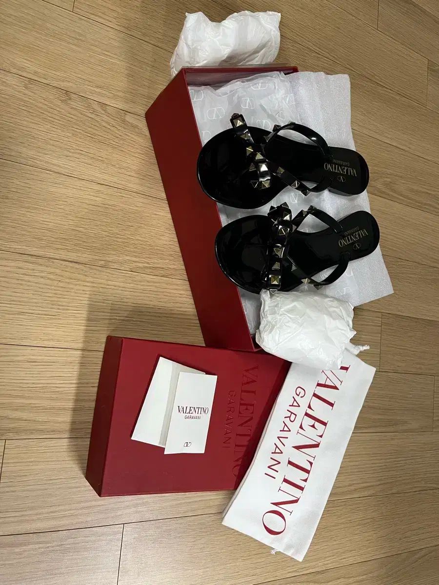VALENTINO ヴァレンティノ ロックスタッズ ゼリー ビーチサンダル 36