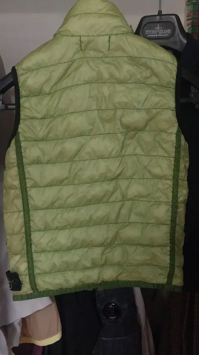  ストーンアイランド ガーメントダイング キッズ 軽量ダウンベスト 6 y 116 カーディガン トップス