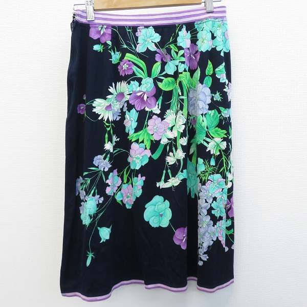 美品 LEONARD レオナール カンカン素材 花柄 ロングスカート 黒 総柄 レオナール LEONARD スカート ロングスカート 花柄 総柄