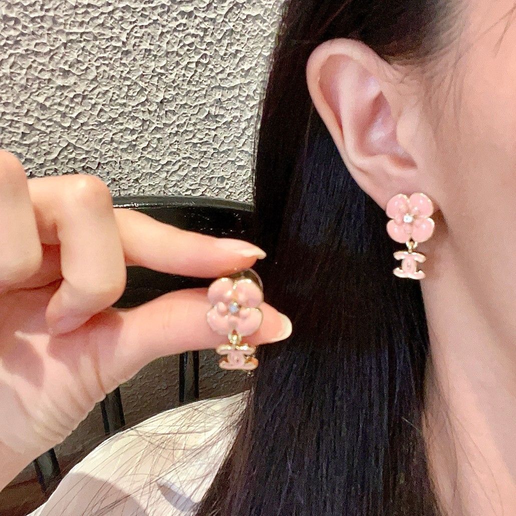 今日 CHANEL ヴィンテージ ダブル C ピアス 在庫 価格
