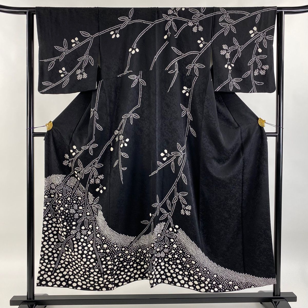 美品 訪問着 総絞り 黒 花文 身丈163.0cm 裄丈71.0cm 袷 正絹 正絹 付下げ・訪問着レンタル 150001 黒総絞り 藤の花