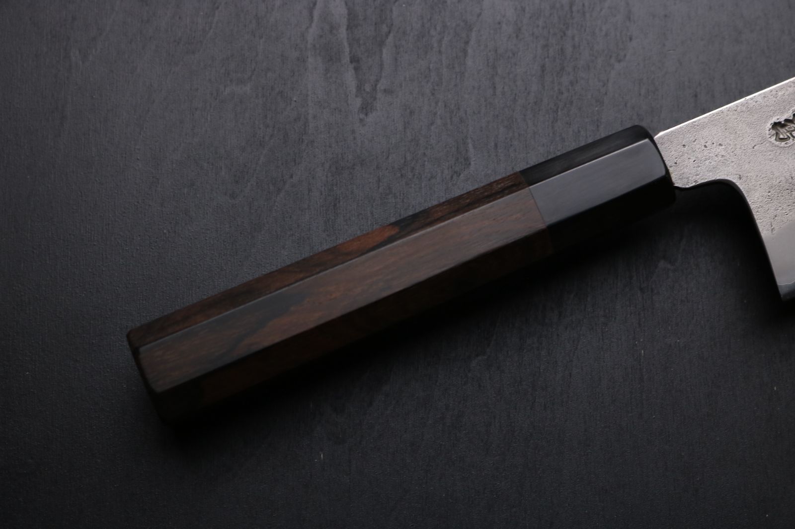 土佐打刃物 黒鳥鍛造工場 牛刀 包丁 銀三鋼 梨地仕上 240mm
