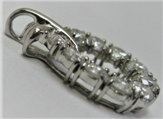 Pt900 プラチナ ペンダント 非常に綺麗なダイヤ 10ヶ入 1.00ct - メルカリ