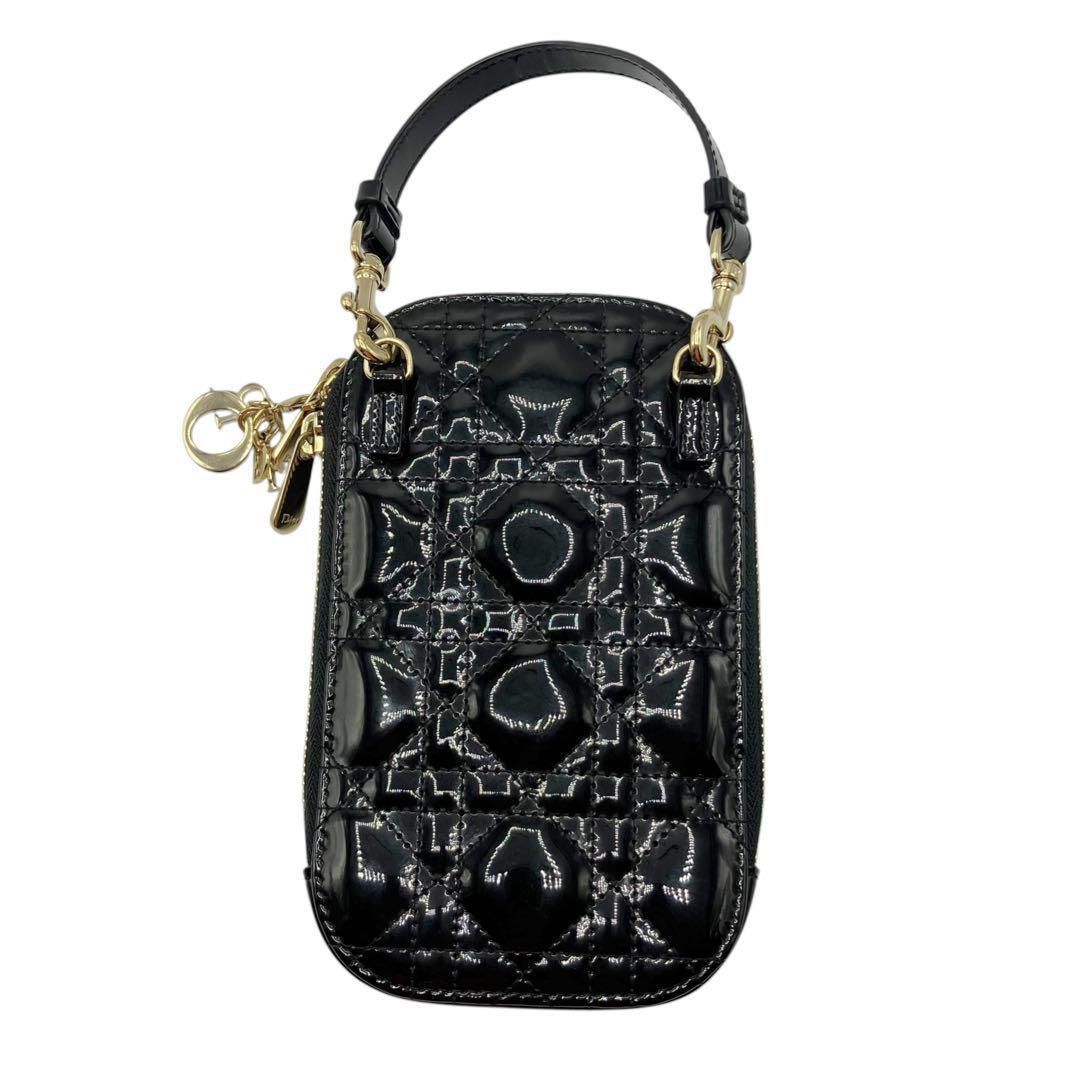 パテントレザー