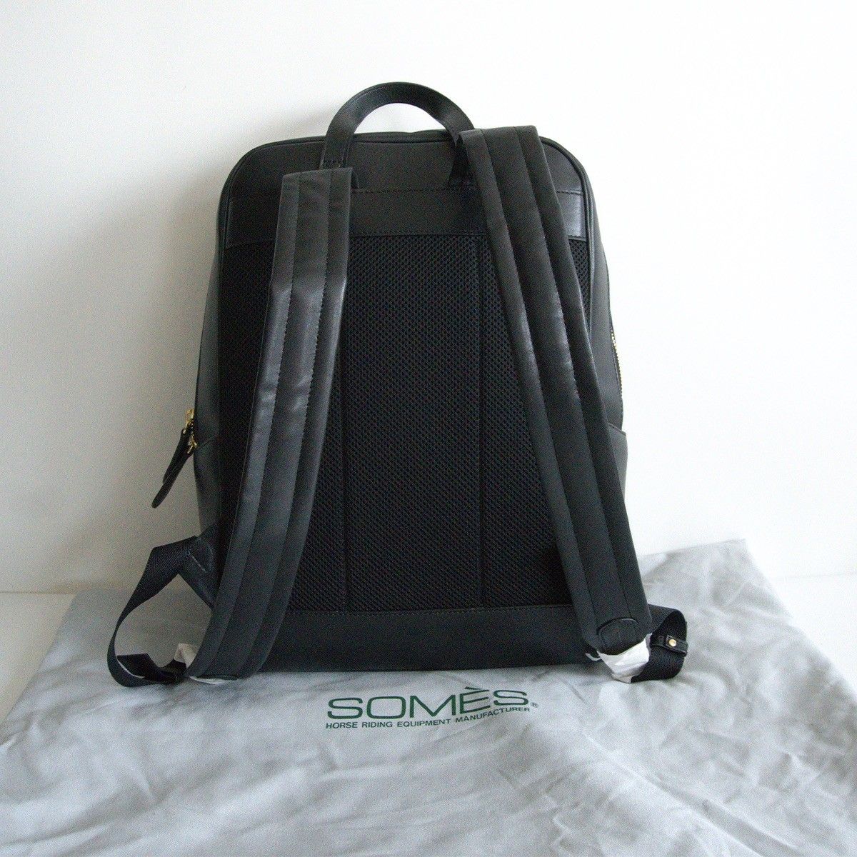 SOMÉS ブラック レザーリュック 極美品】SOMES SADDLE 【エリン バックパック ER-55】ブラック レザー