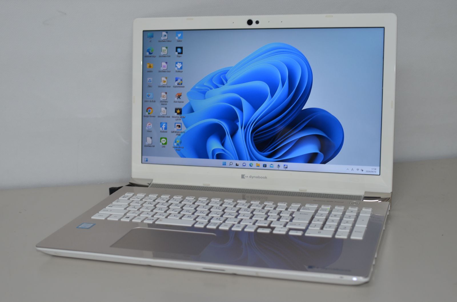 ジャンク品ノートパソコン 東芝 P3-T7KS-BG 第八世代core i7 ジャンク品ノートパソコン 東芝 P3-T7KS-BG 第八世代core i7 の