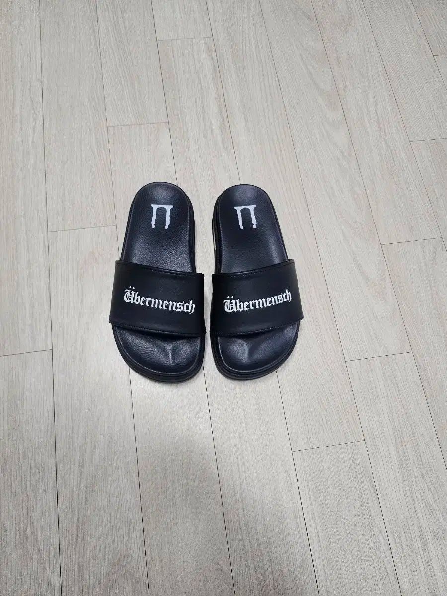 GDragon ÜBERMENSCH スリッパ 小240mm S