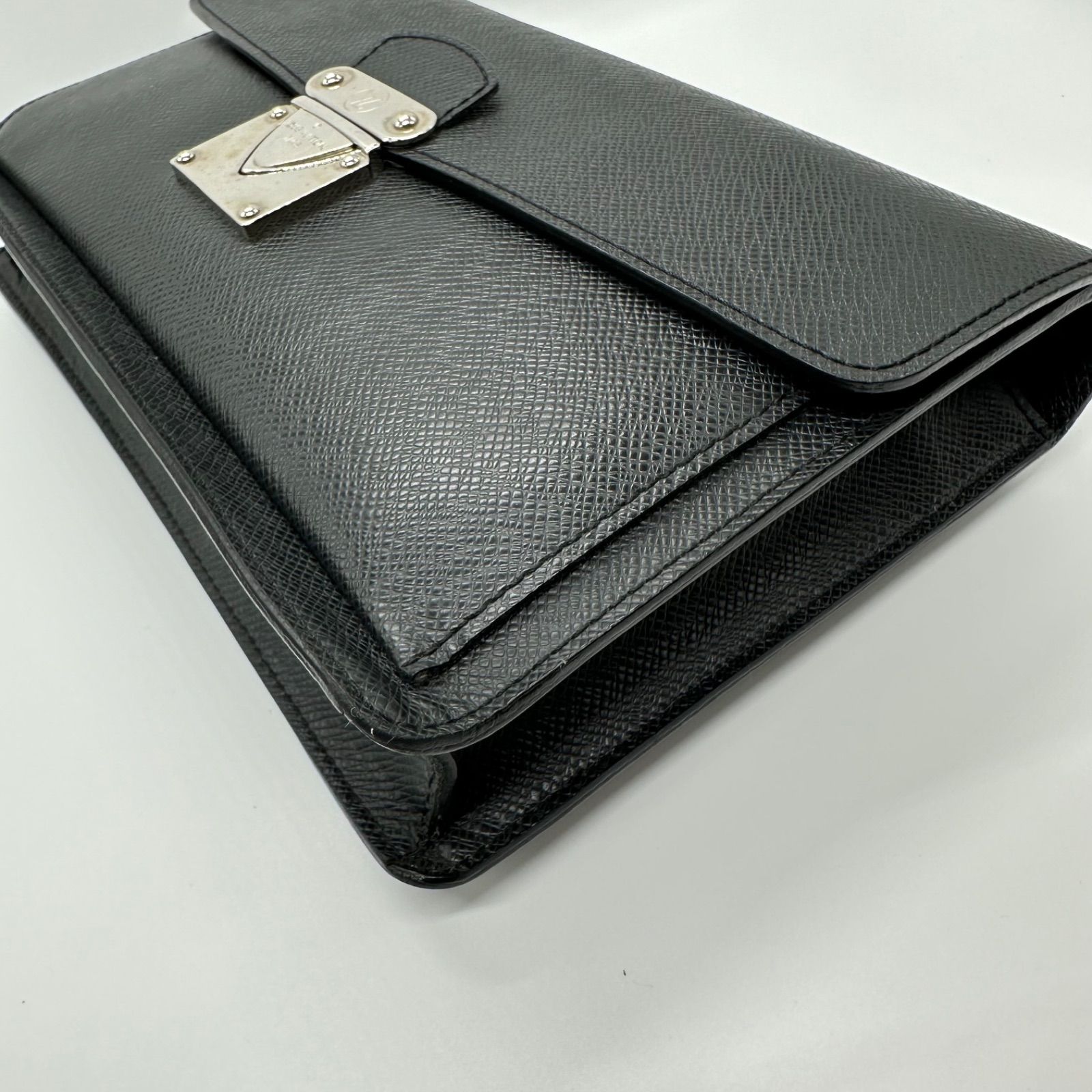 LOUIS VUITTON ルイヴィトン タイガ ベライア セカンドバッグ クラッチ