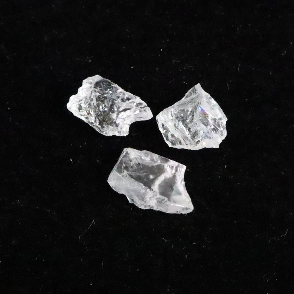ロシア産 フェナカイト 原石 3個セット 0.30g 【榎本通商27571】