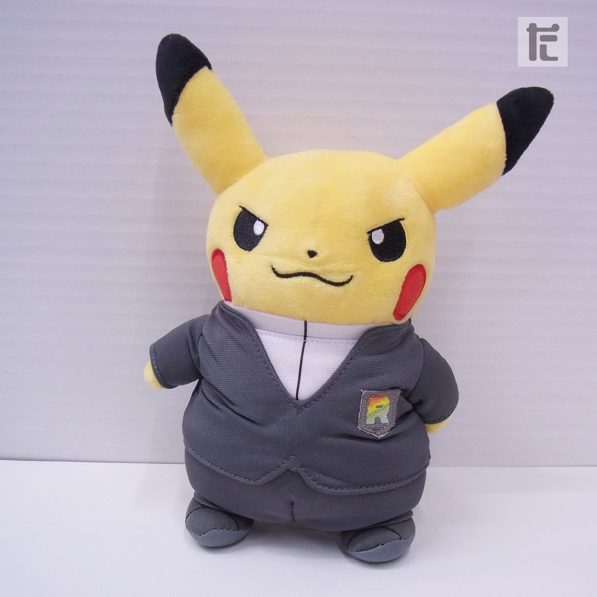 ポケモン ボスごっこピカチュウ R RR ぬいぐるみ　サカキ ポケモンセンター ポケモンセンター ボスごっこピカチュウ R RR ぬいぐるみ サカキ
