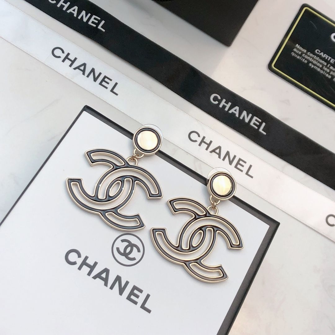 CHANEL シャネル CCロゴ ドロップ ピアス 新作
