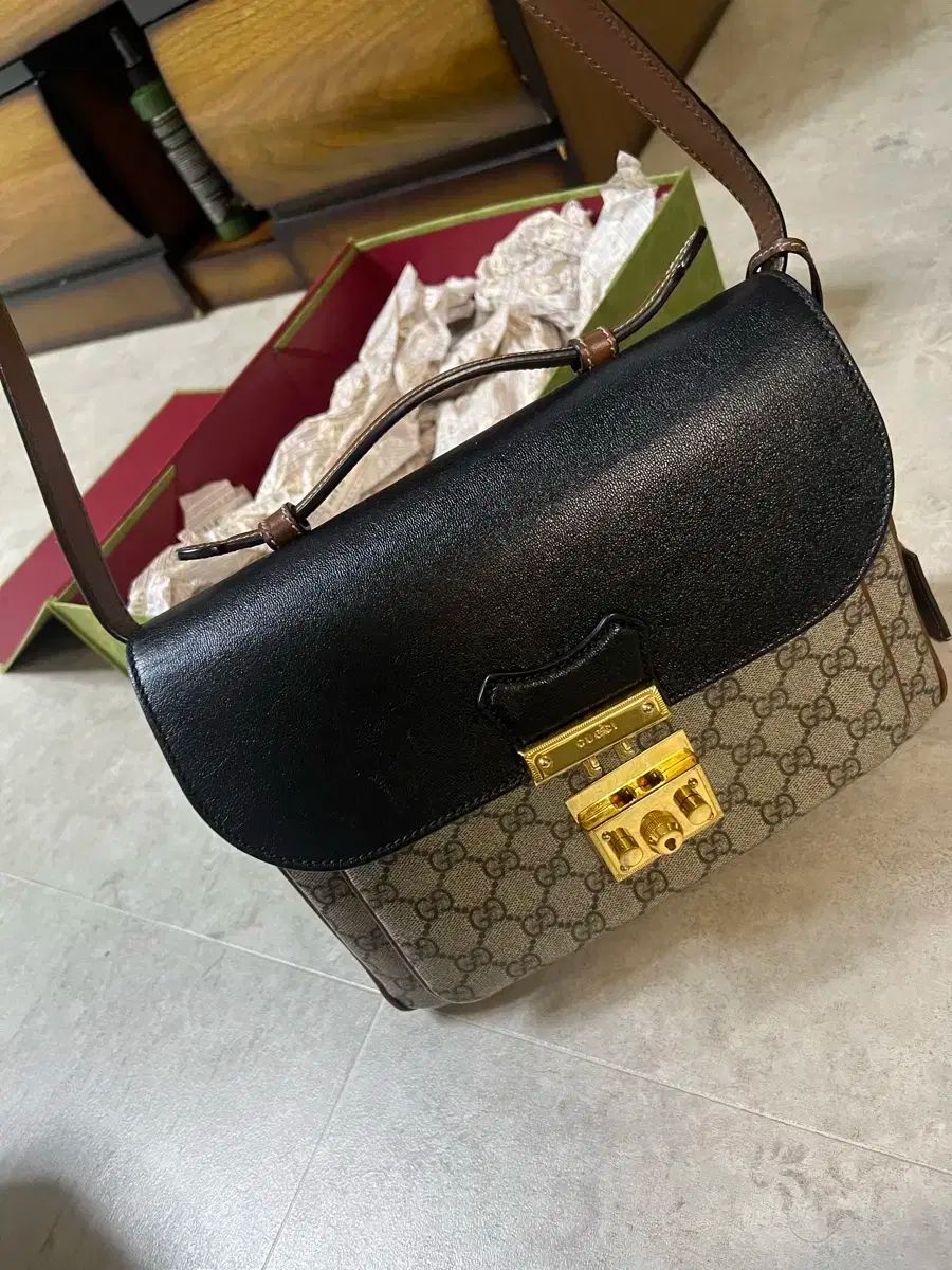 パドロック クロス