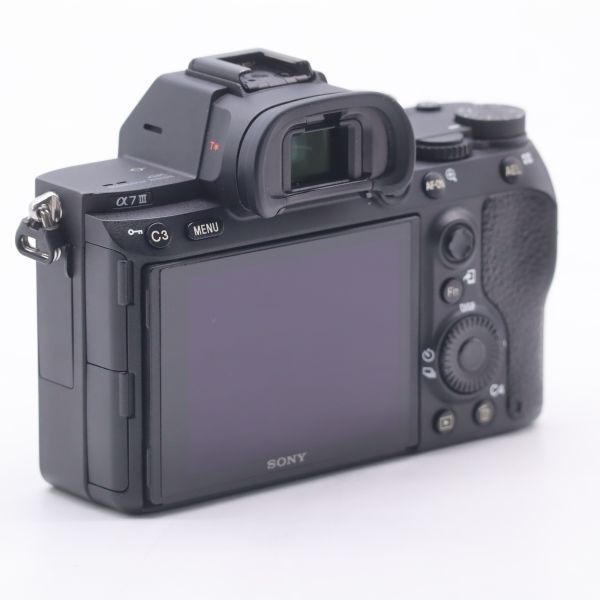ミラーレス一眼カメラ α7