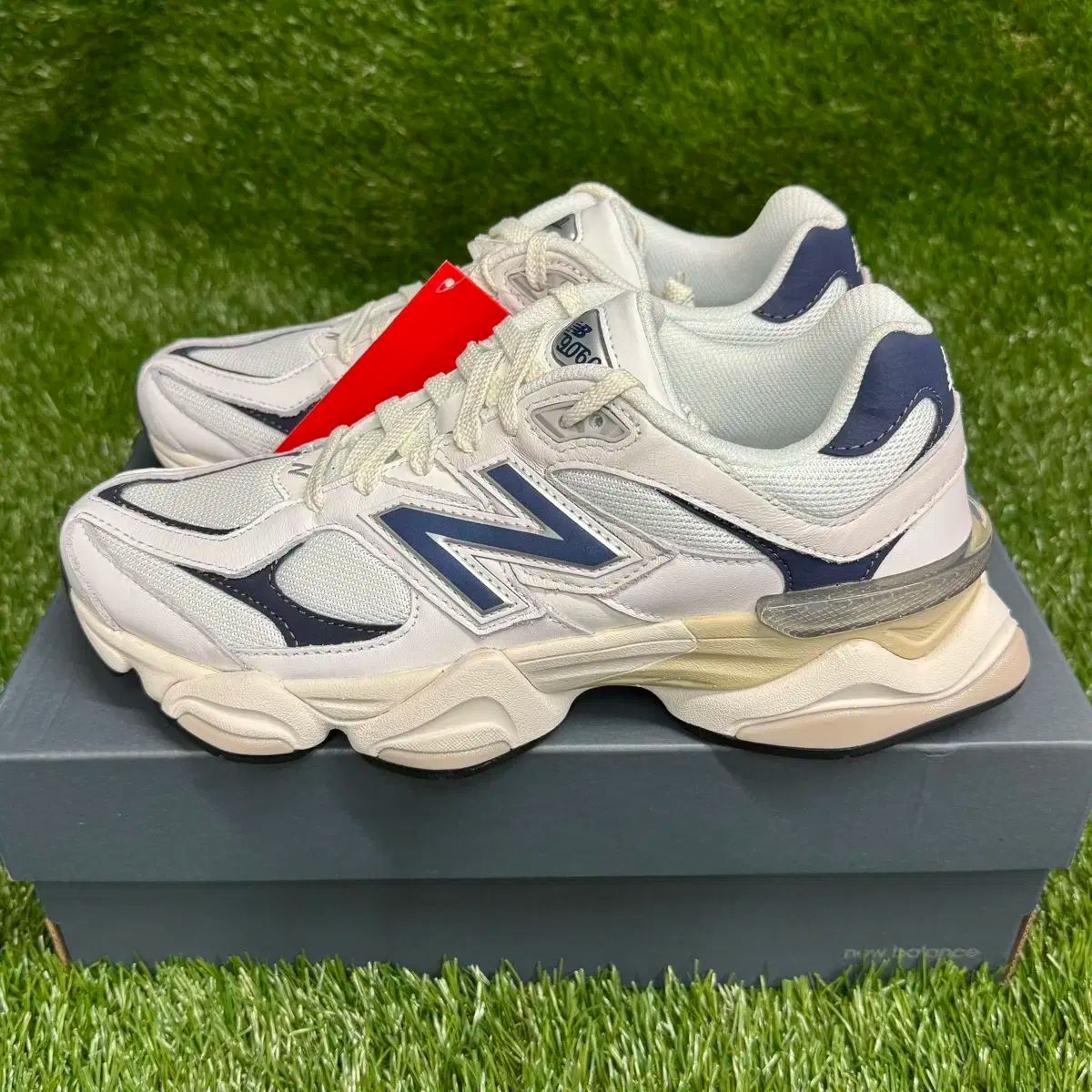 265 ） New Balance(ニューバランス) 9060 白 ネイビー