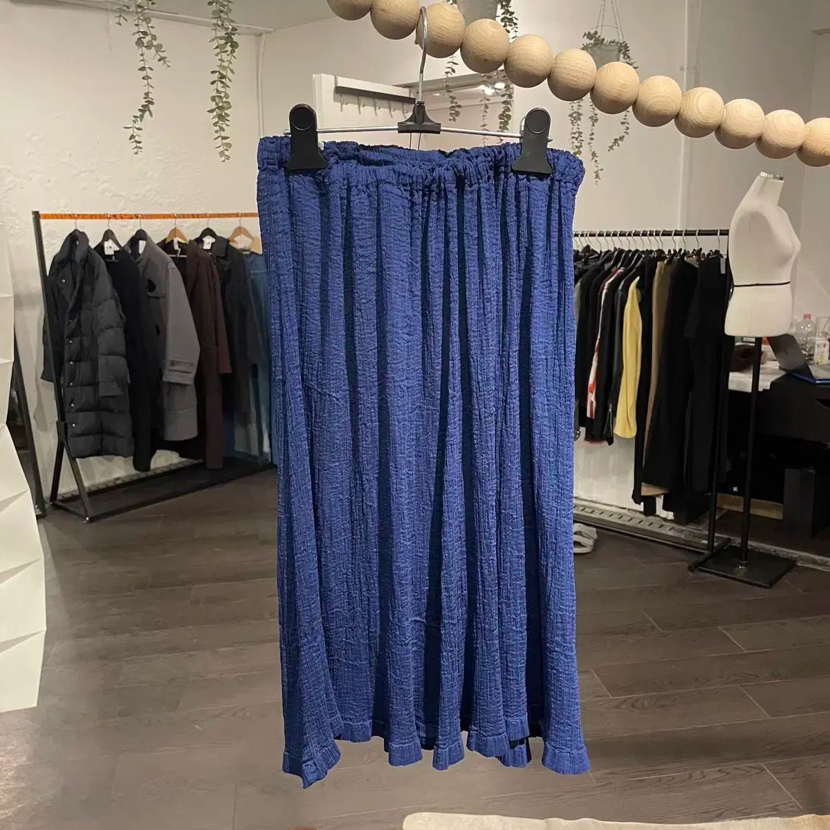 シモンズグランドセール ISSEY MIYAKE(イッセイミヤケ) グラフィック スカート - メルカリ スカート