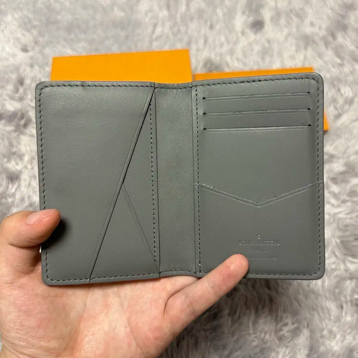 ルイヴィトン モノグラム エクリプス スレンダー カードケース 名刺