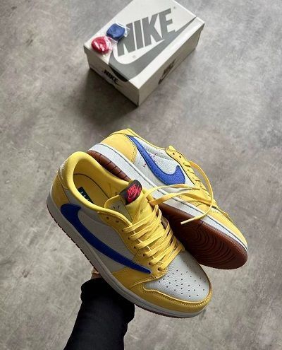 新品未使用ナイキ エア ジョーダン 1 ロー OG トラヴィス スコット カナリー レディース DZ4137-700 サイズ:5-12 Nike Air Jordan 1 Low OG Travis Scott Canary Women'S