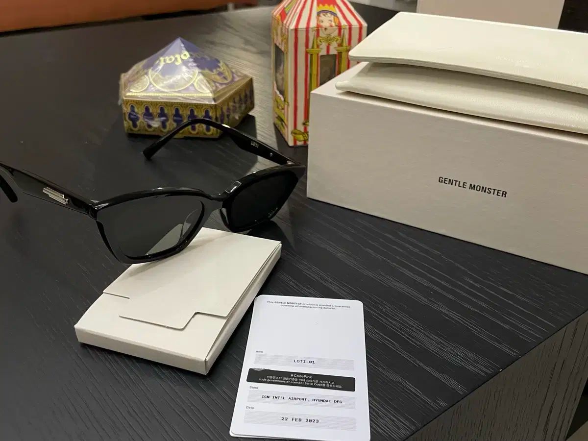 ジェントル モンスター ローティ loti ブラック サングラス