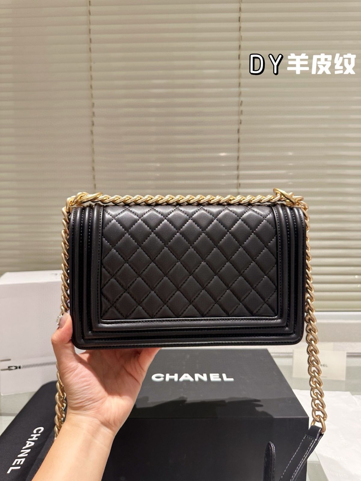 leboy miniミニショルダーバッグ 今日特価】CHANEL 23A Leboy ミニ ライチレザー 萎格紋 金扣