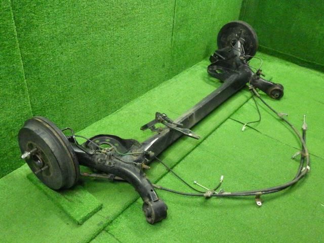 アクア DAA-NHP10 RアクスルビームASSY 42110-52332 9151