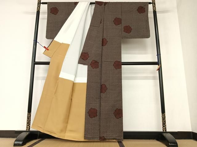 平和屋着物○本場大島紬 7マルキ 泥染め 舞花文 正絹 逸品 未使用