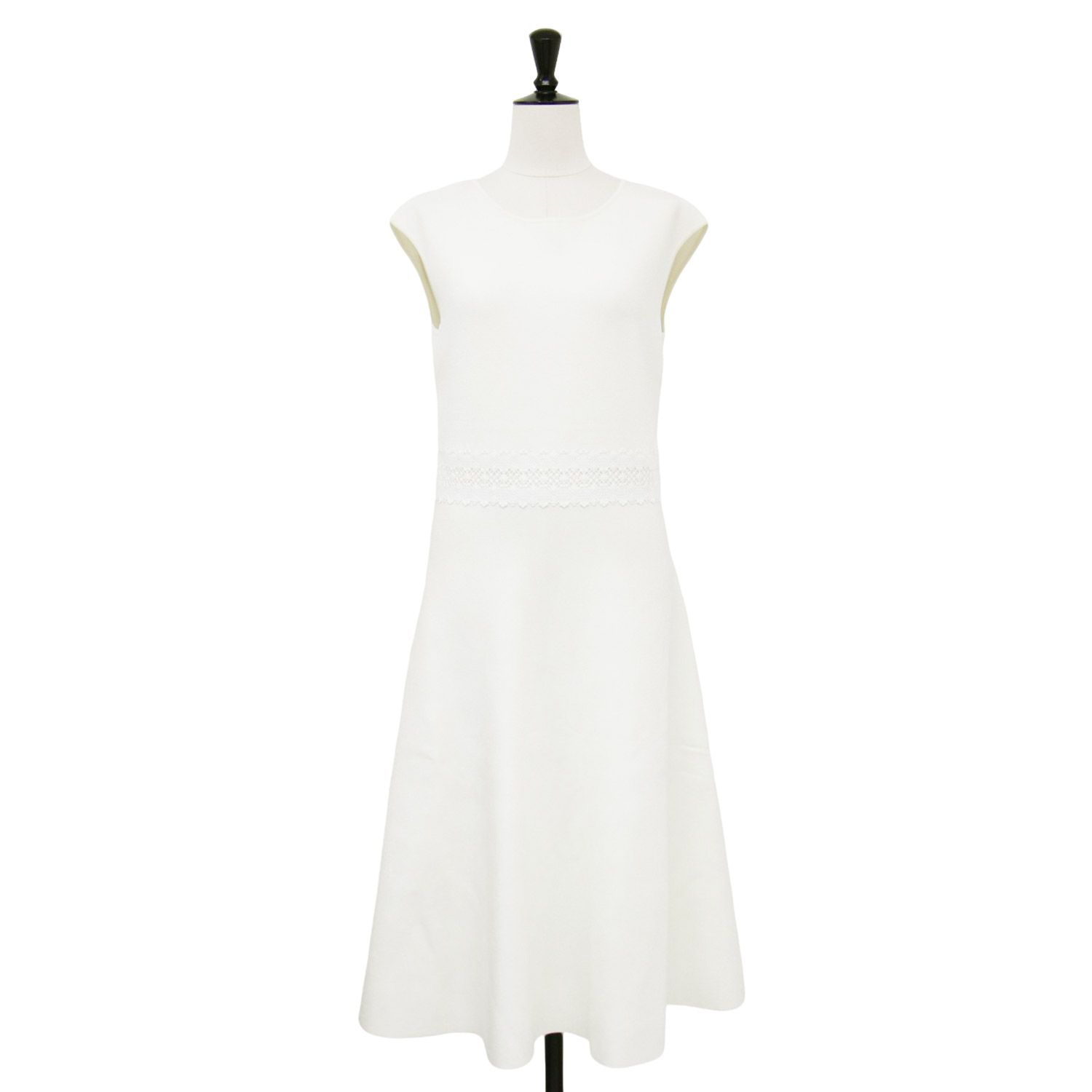 【美品　ノースリフレアニットワンピース】 CELFORD（セルフォード）の「フィット＆フレアノースリニット