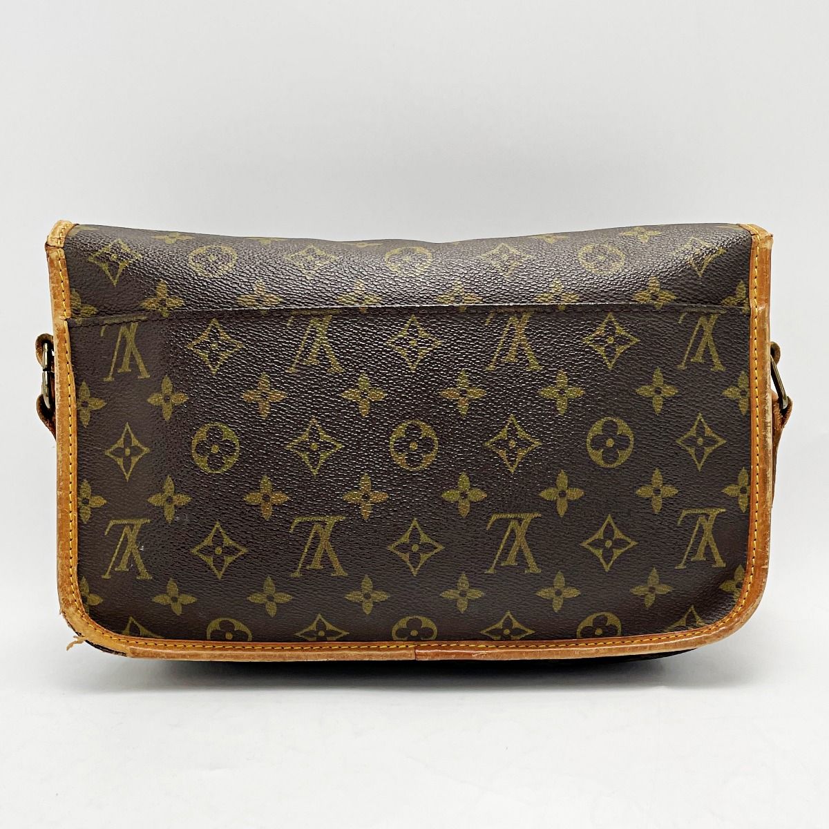 LOUIS VUITTON ジベシエールMM モノグラム　ショルダーバッグ LOUIS VUITTON ルイヴィトンモノグラム ジベシエールMM
