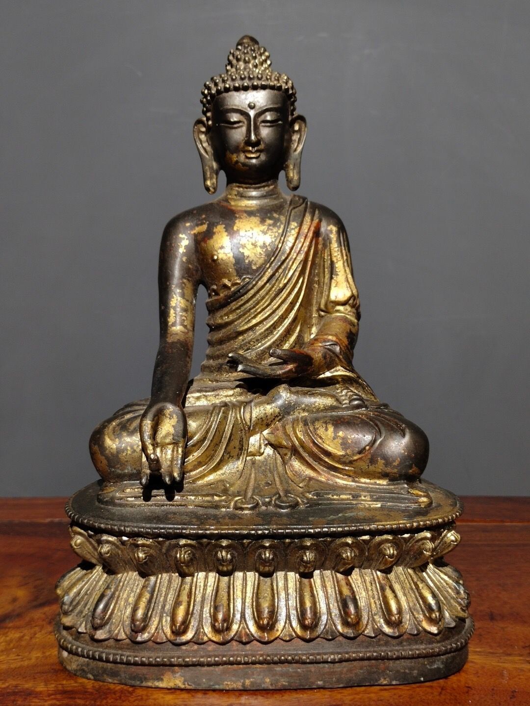 旧家蔵出し 銅製 浮彫 鏨刻 泥金 朱砂 釋迦牟尼像 仏像 密宗密教 供養品 古美術品 収集家