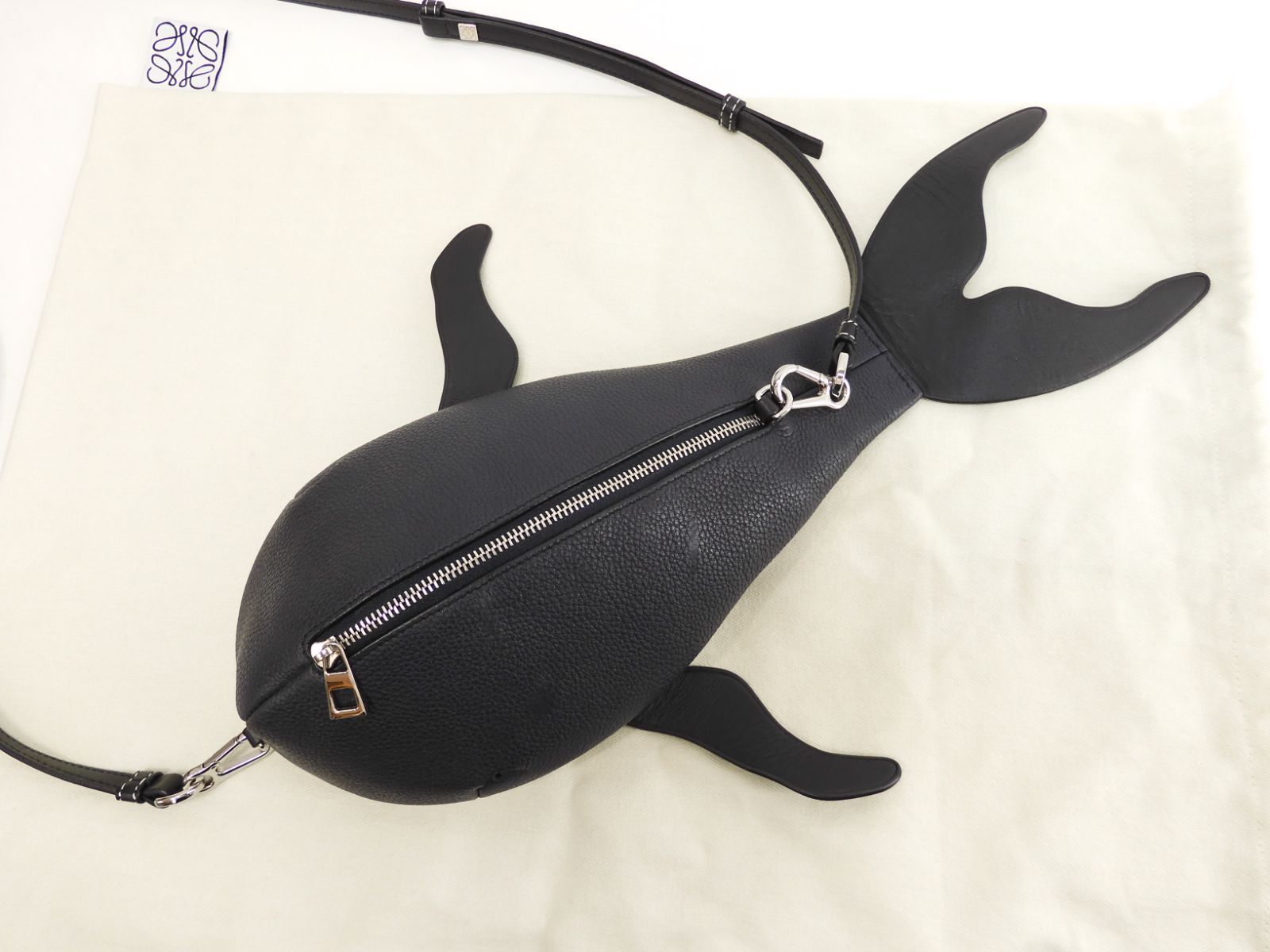 お買い得新品 LOEWE - ロエベ ホエール クジラ バッグチャーム