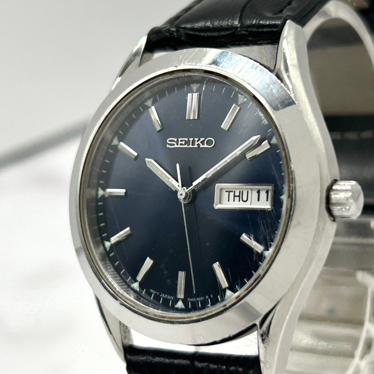 ベルト 社外品 電池交換済 稼働品 SEIKO セイコー メンズ 腕時計 7N43-9070 デイデイト 曜日 日付 ネイビー文字盤 シルバー ブラックレザー クオーツ アナログ クラシック ドレスウォッチ スタイリッシュ クリーニング済 G6