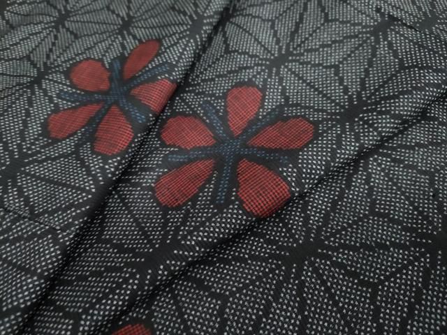 平和屋着物●本場大島紬 7マルキ 麻の葉舞花文 正絹 DAAY5456ud