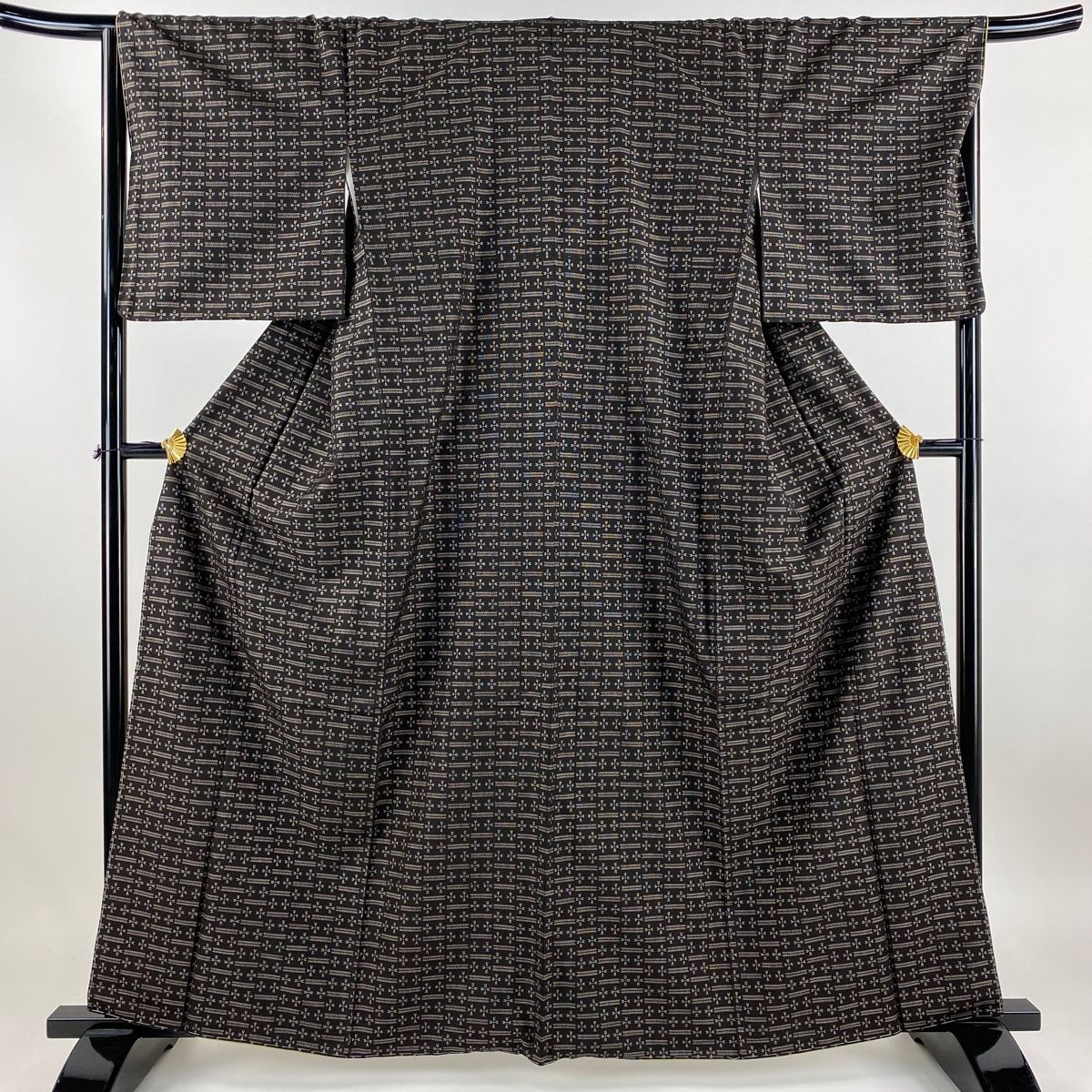 美品　縞大島紬 丈160 裄69.5 大島紬 身丈161.5cm 裄丈66cm M 袷 名古屋帯セット 純泥染 証紙