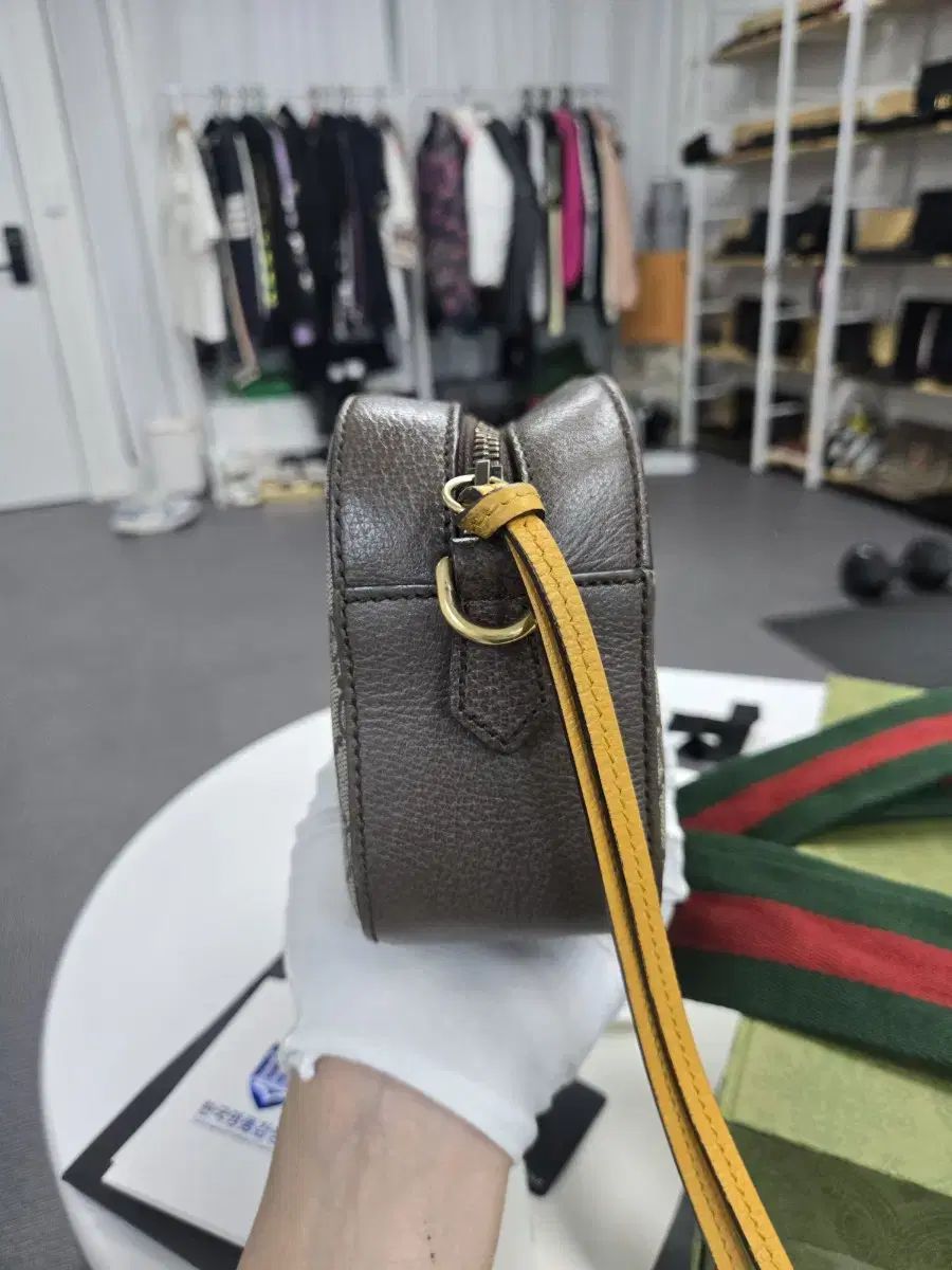 メッセンジャーバッグ