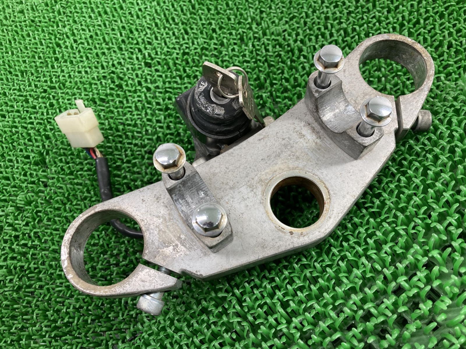 バリオス トップブリッジ K1330 カワサキ 純正 中古 バイク 部品 ZR250A BALIUS 39φ キーシリンダー 曲がり無し 車検 Genuine