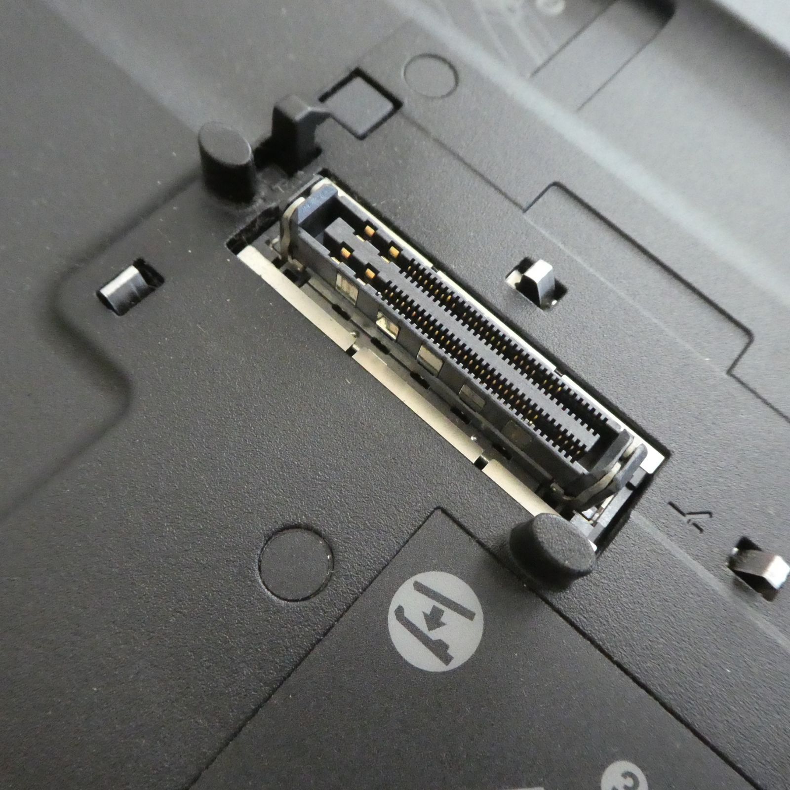 Q823【希少】レノボ・ジャパン ThinkPad X200用 ウルトラベース 動作品