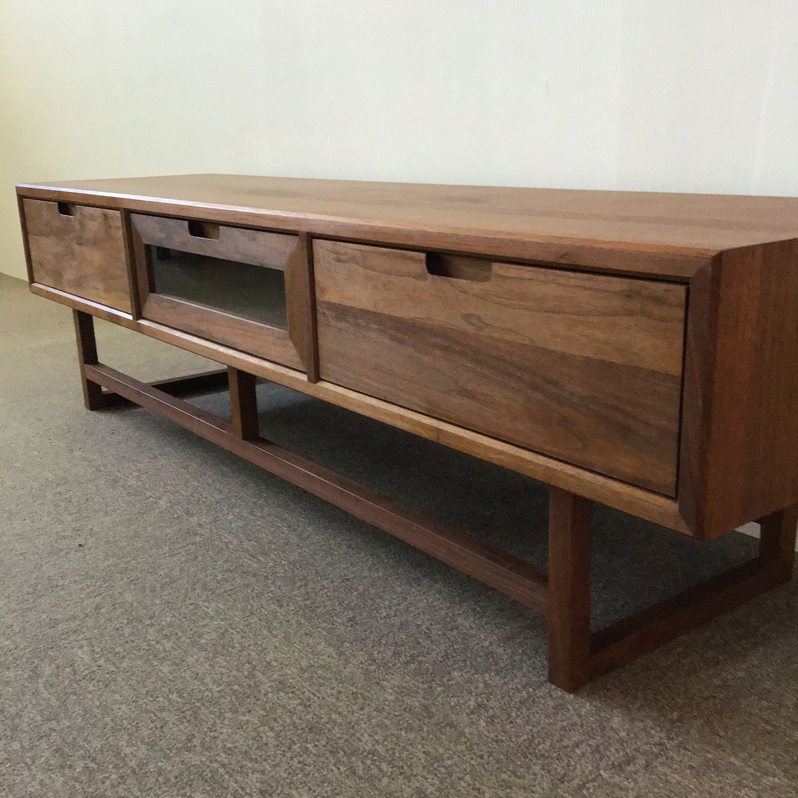 国産TVボード ウォールナット材