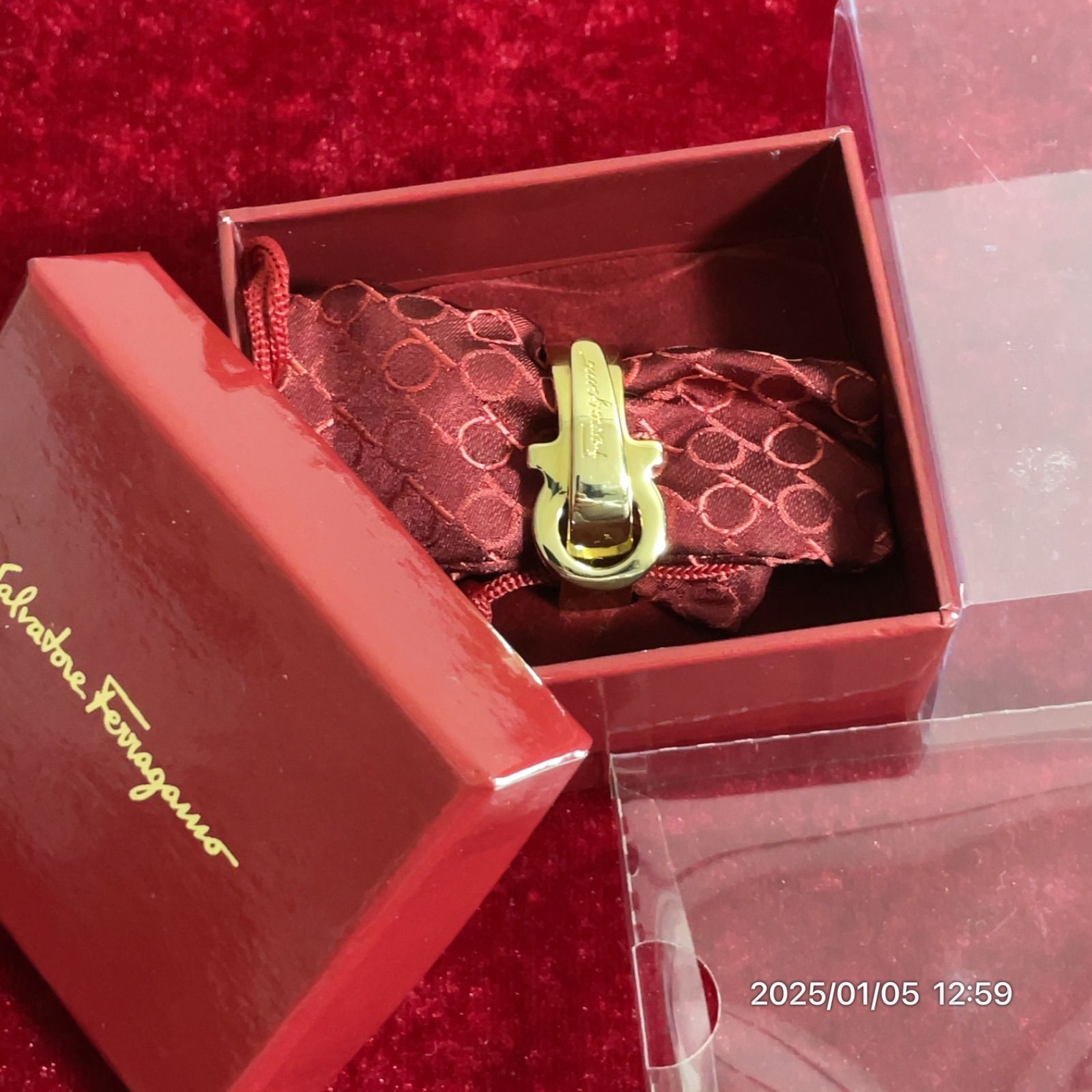 美品】Salvatore Ferragamo サルヴァトーレフェラガモ ハンドバッグ スタッズ ヒール金具 チャーム ゴールド ロゴ金具 カーフレザー  黒｜Yahoo!フリマ（旧PayPayフリマ）