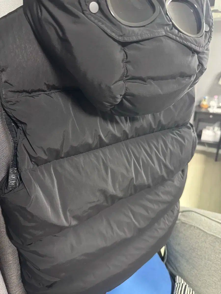 ダウンベスト
