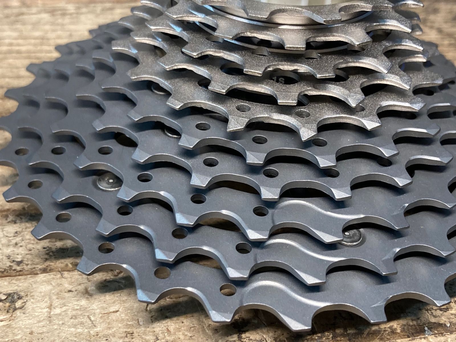 【ほぼ未使用】スプロケット デュラエース CS-R9100 11-30T シマノ [DURA-ACE] CS-R9100 カセットスプロケット 11S 11-30T