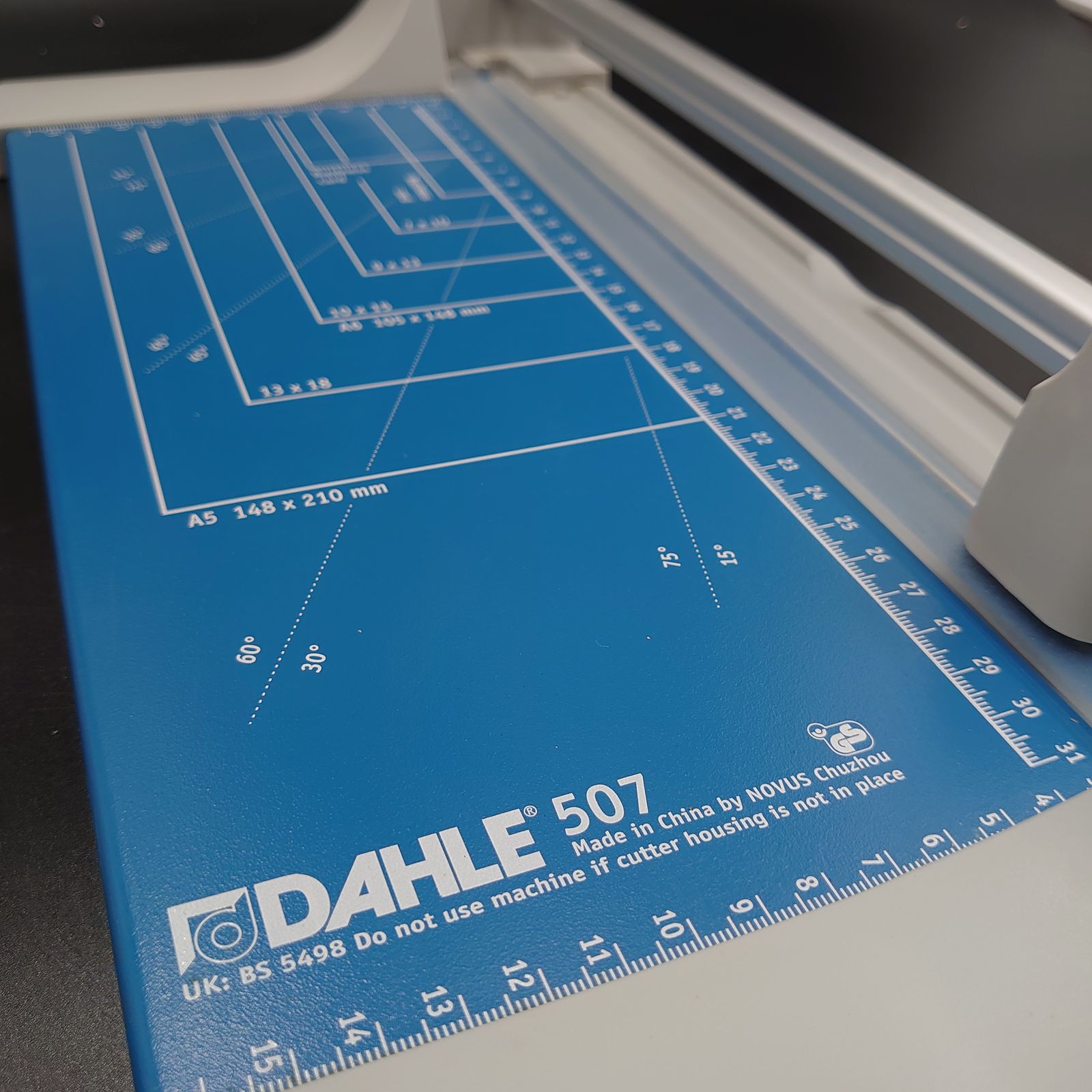 美品】裁断機 家庭用 ローラーカッター DAHLE 507 ダーレ ペーパー