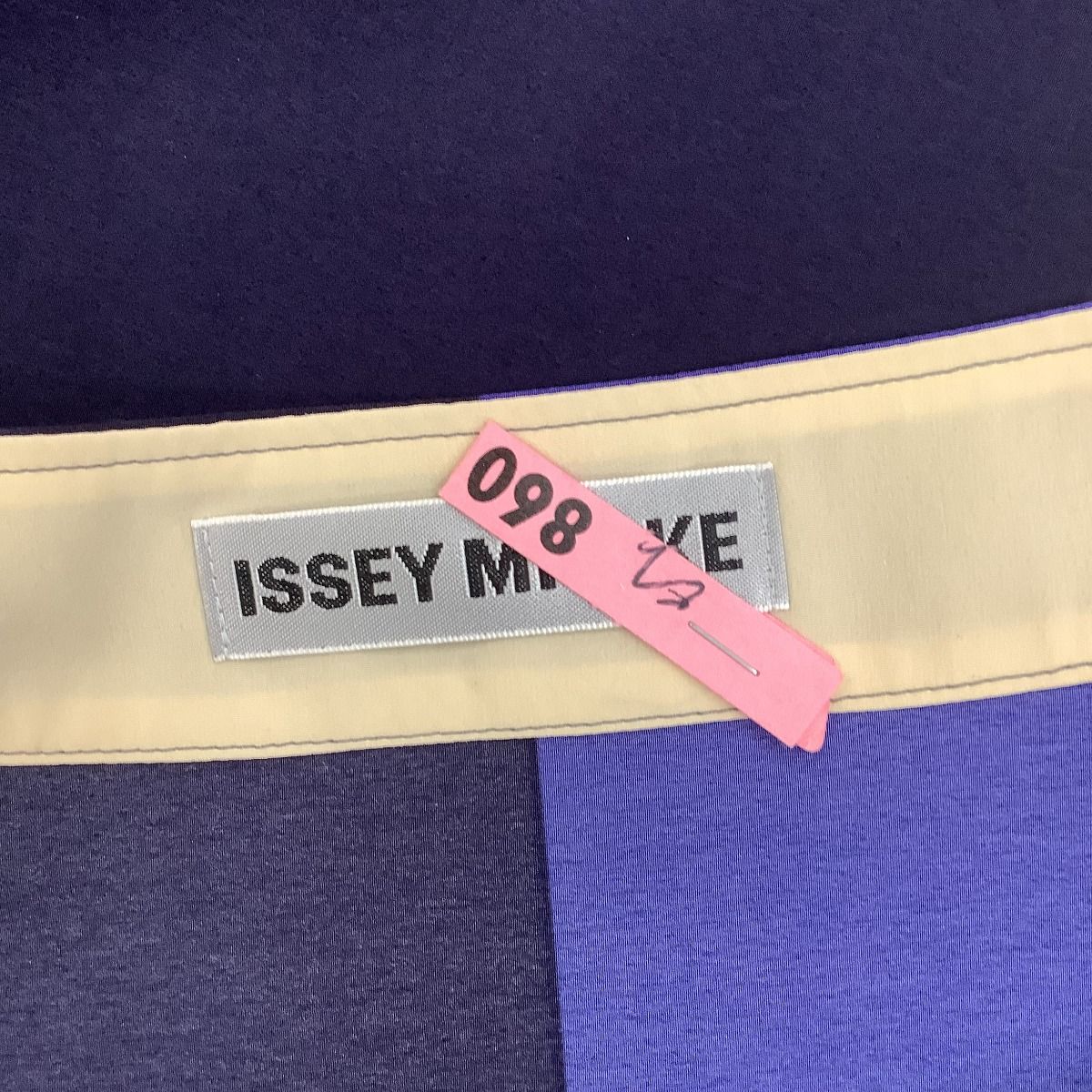ISSEY MIYAKE イッセイミヤケ レディース カットソー SIZE 2 IM52FJ519 ネイビー×ピンク やや傷や汚れあり ISSEY MIYAKE - ♪♪ISSEY MIYAKE イッセイミヤケ レディース