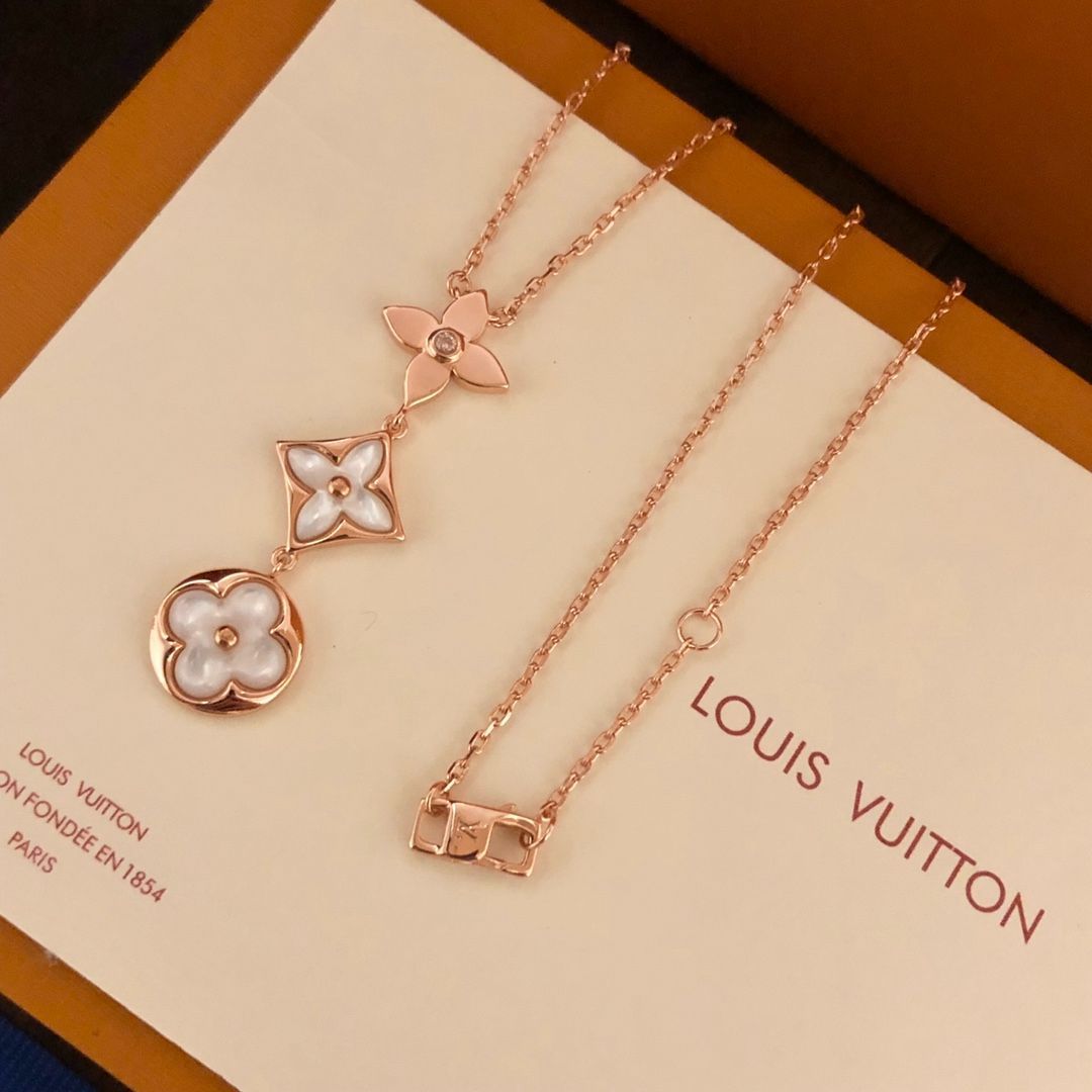 LOUIS VUITTON クラシック 3フラワー ネックレス レディース - メルカリ