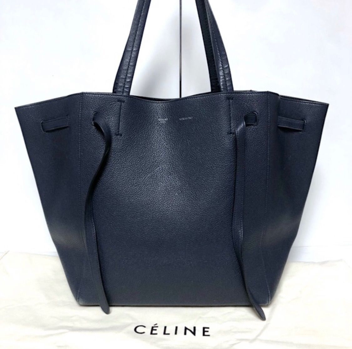 早い者勝ち！【大容量！】CELINE セリーヌ カバ ファントム スモール 肩掛け トートバッグ 保存袋付き レザー ネイビー 紺 C048 -  メルカリ