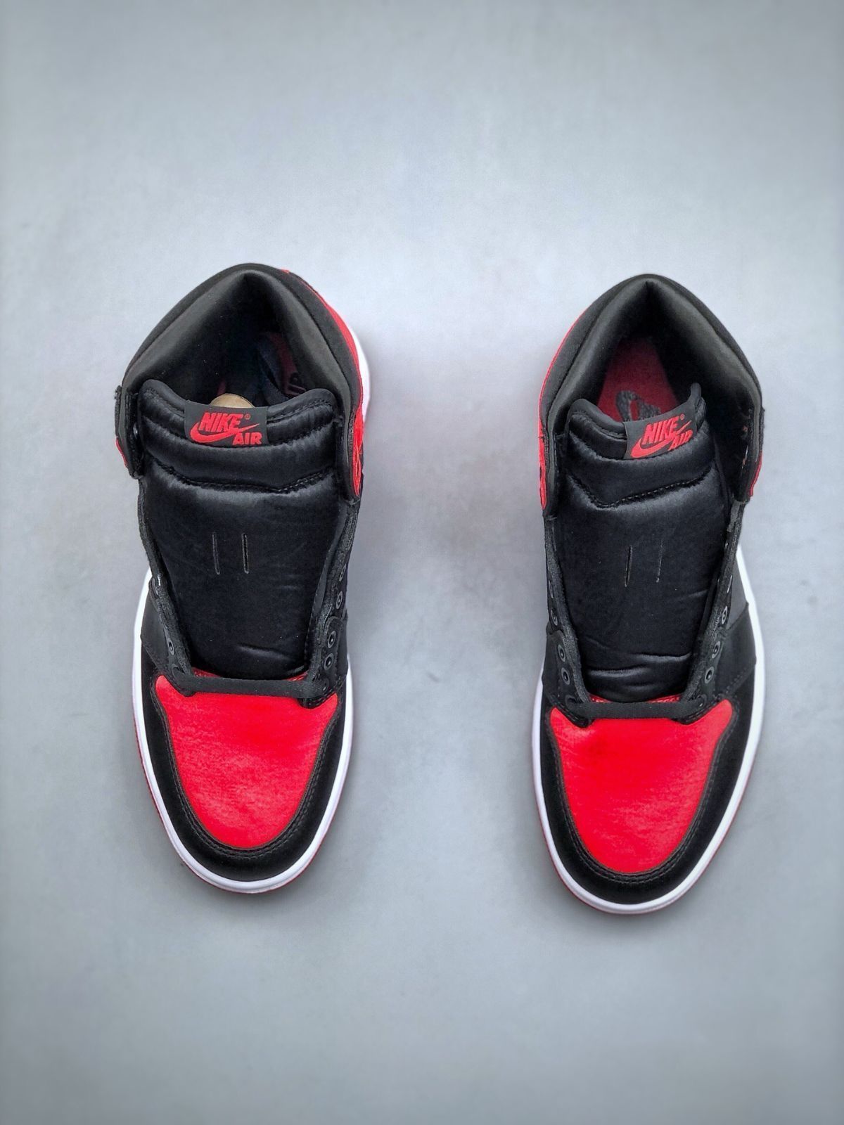 Nike Air Jordan 1　HIGH OG　エア ジョーダン 1 HIGH OG Satin Bred