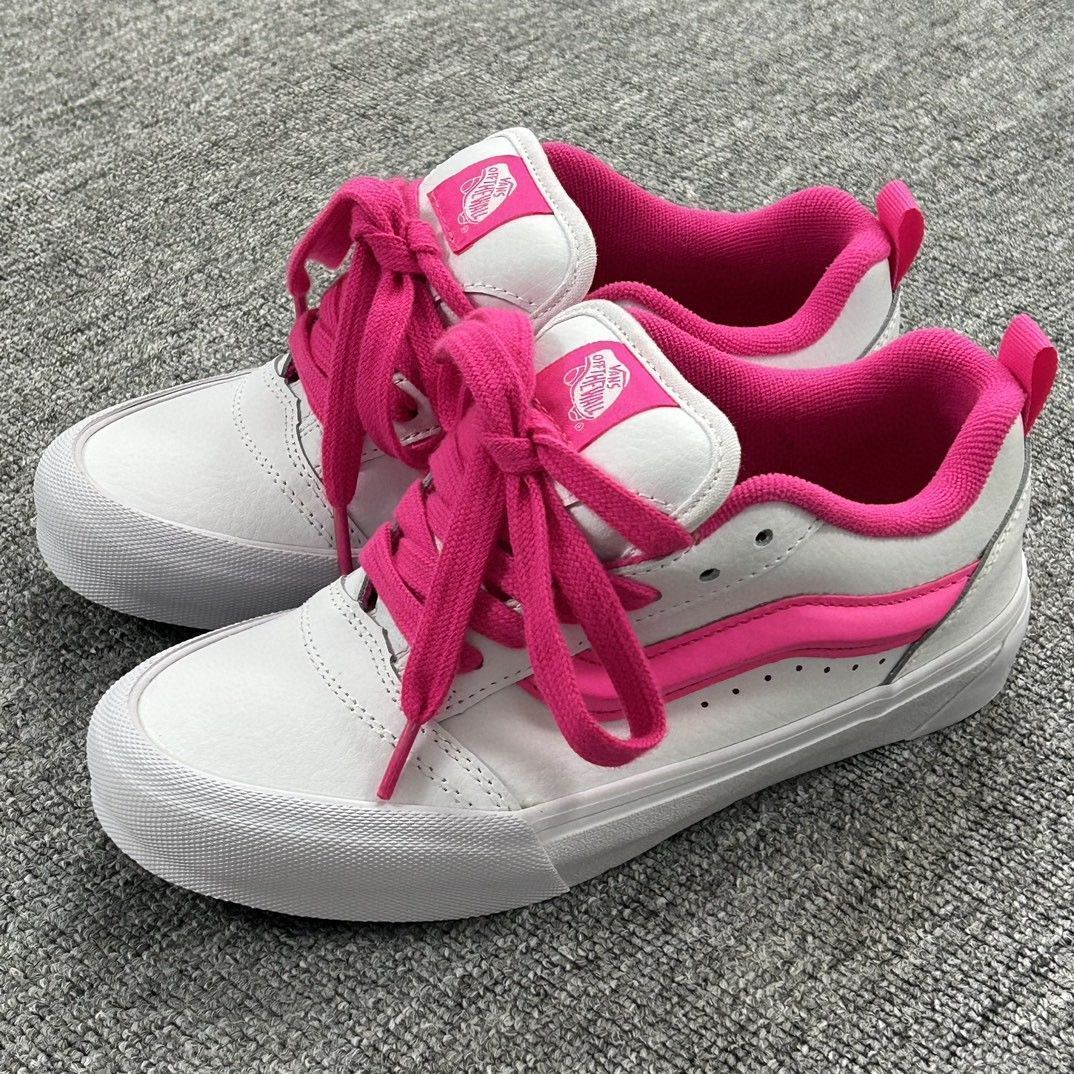 今日特価】Vans Knu Skool ユニセックス パンスニーカー！送料