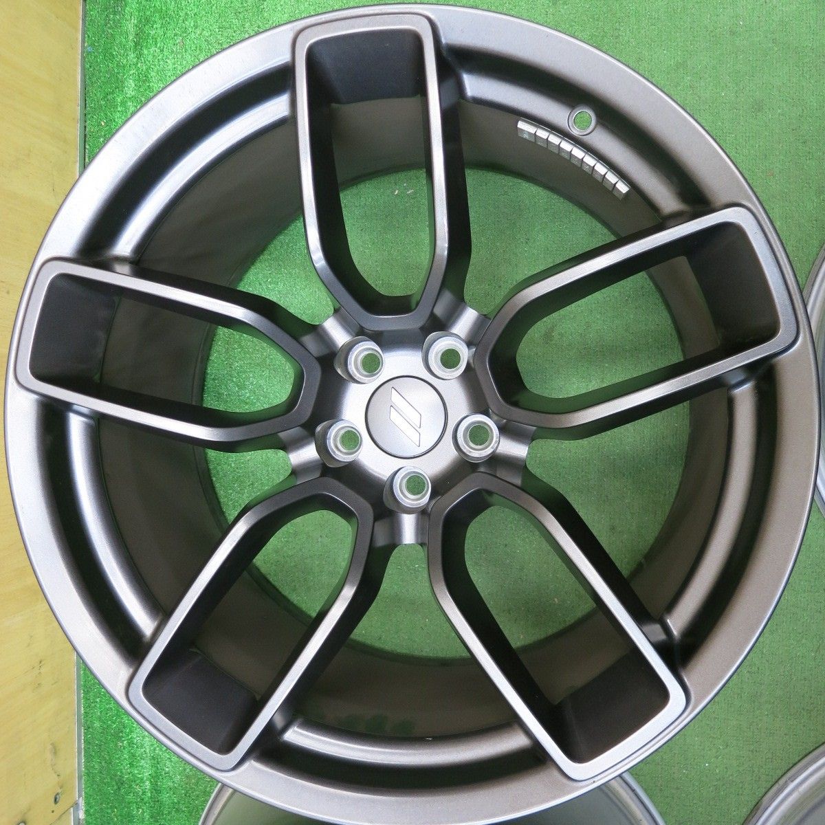 キレイ ダッジ チャレンジャー スキャット ワイドボディ 純正 ホイール 20インチ 20×11J PCD115 5H 5100505HAホ