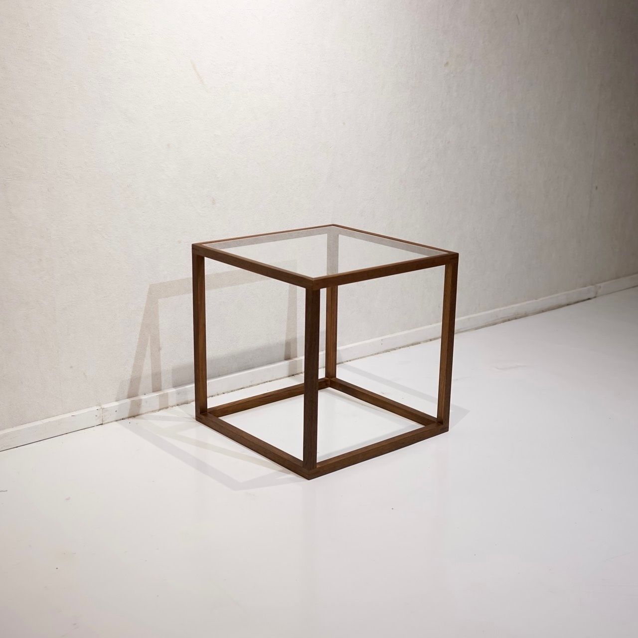 Bello select サイドテーブル ガラステーブル ナイトテーブル テーブル モダン ミニマル ホテルライク MARWIL-DEMENAGEMENTS_CH