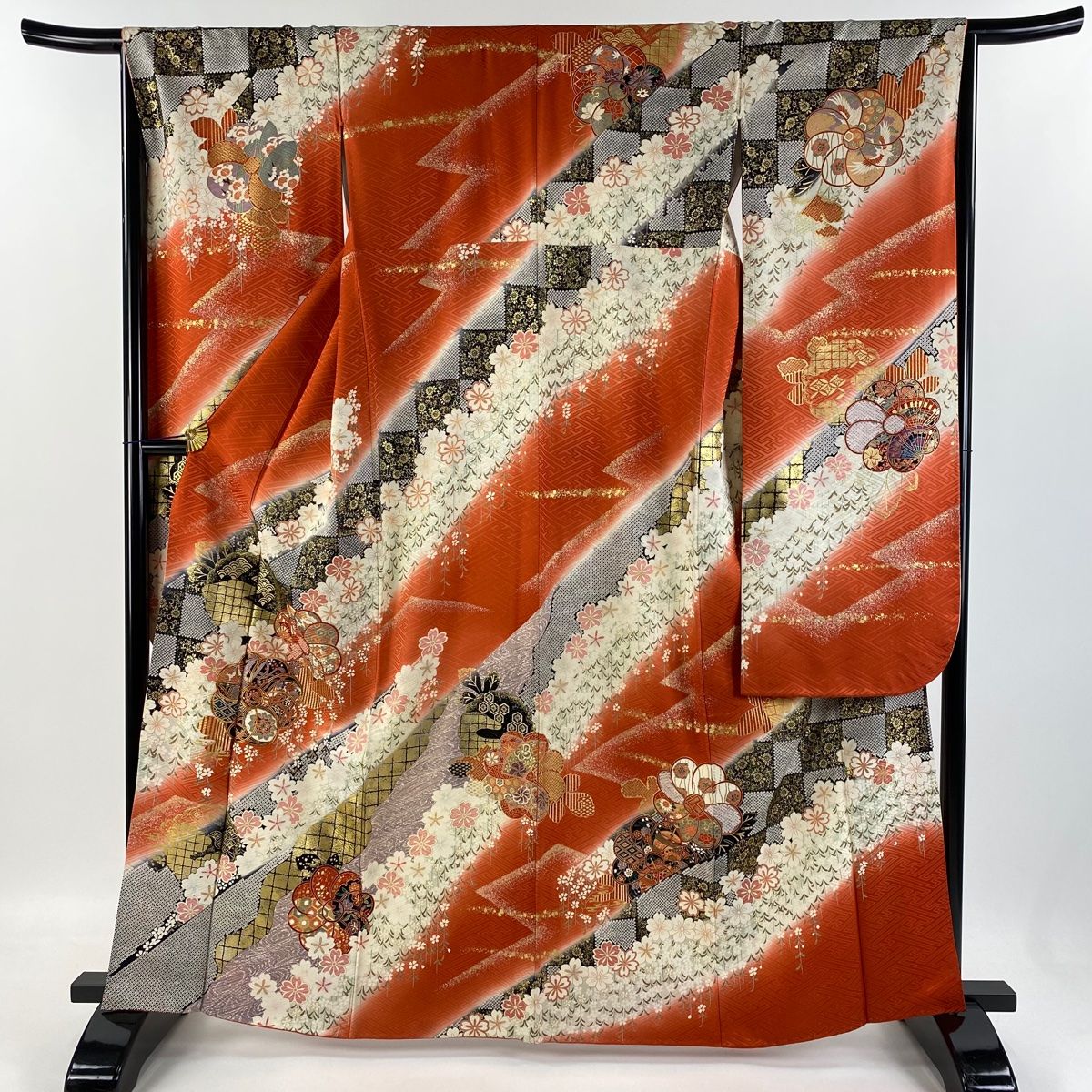 振袖 身丈163.5cm 裄丈64.5cm M 袷 草花 鼓 金糸 金銀彩 朱色 正絹 秀  