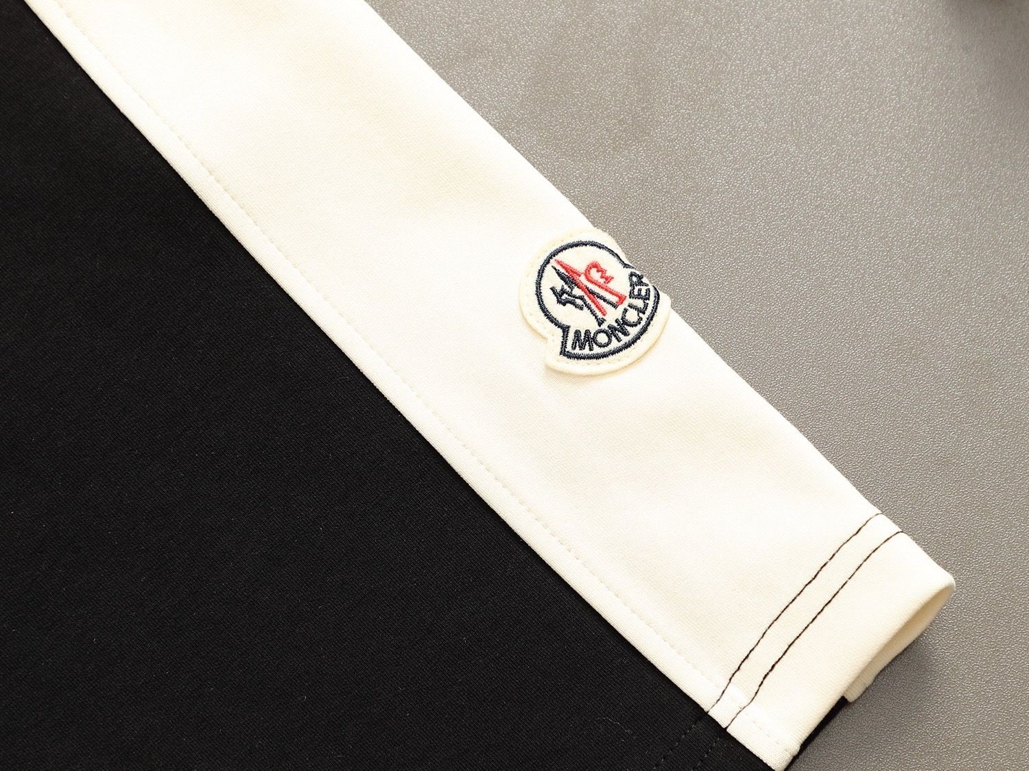 Moncler ショートパンツブラック